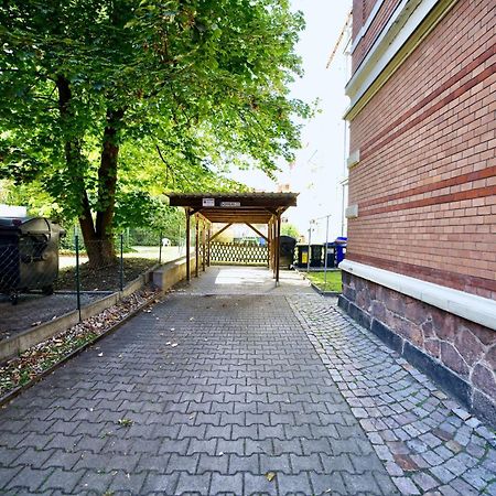 Edler Wohnraum Noble Stadtoase Mit Boxspringbett, Kaffeevollautomat & Parkplatz Τσβικάου Εξωτερικό φωτογραφία