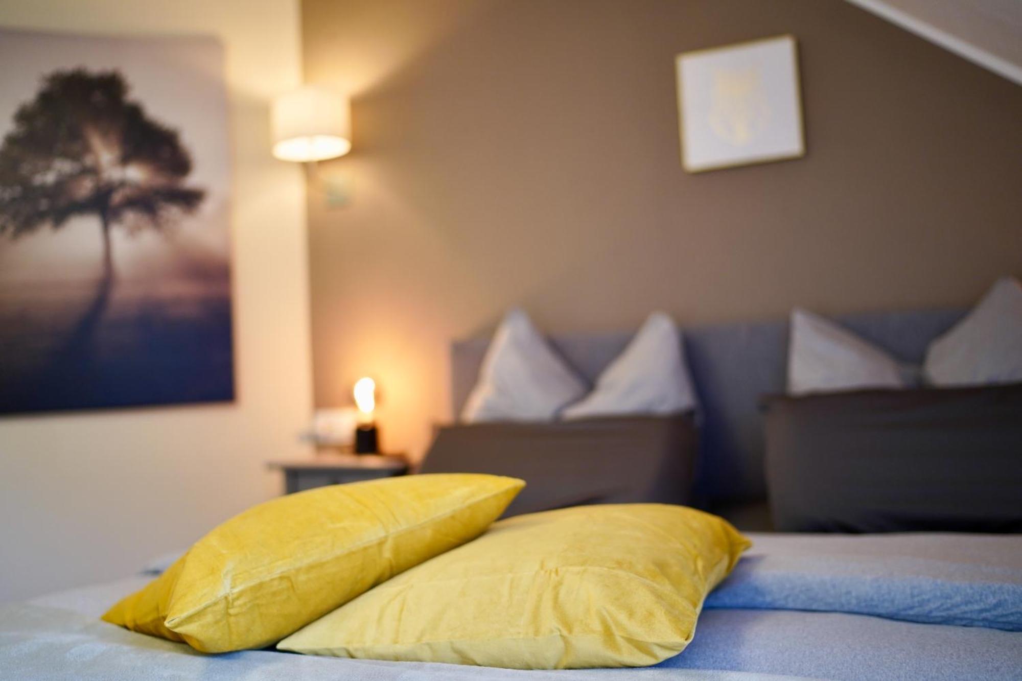 Edler Wohnraum Noble Stadtoase Mit Boxspringbett, Kaffeevollautomat & Parkplatz Τσβικάου Εξωτερικό φωτογραφία