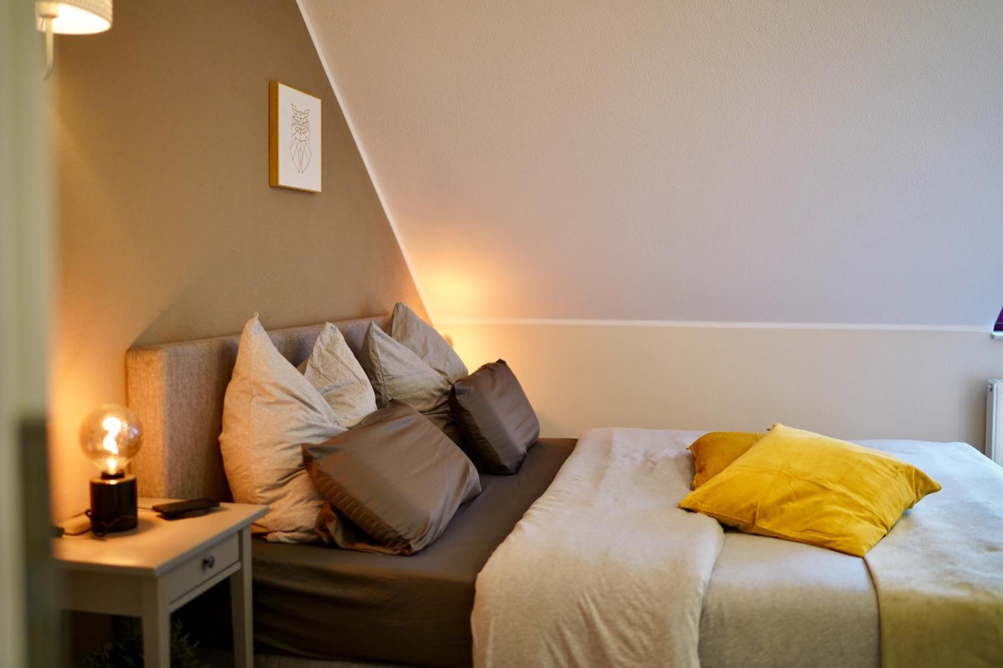Edler Wohnraum Noble Stadtoase Mit Boxspringbett, Kaffeevollautomat & Parkplatz Τσβικάου Εξωτερικό φωτογραφία