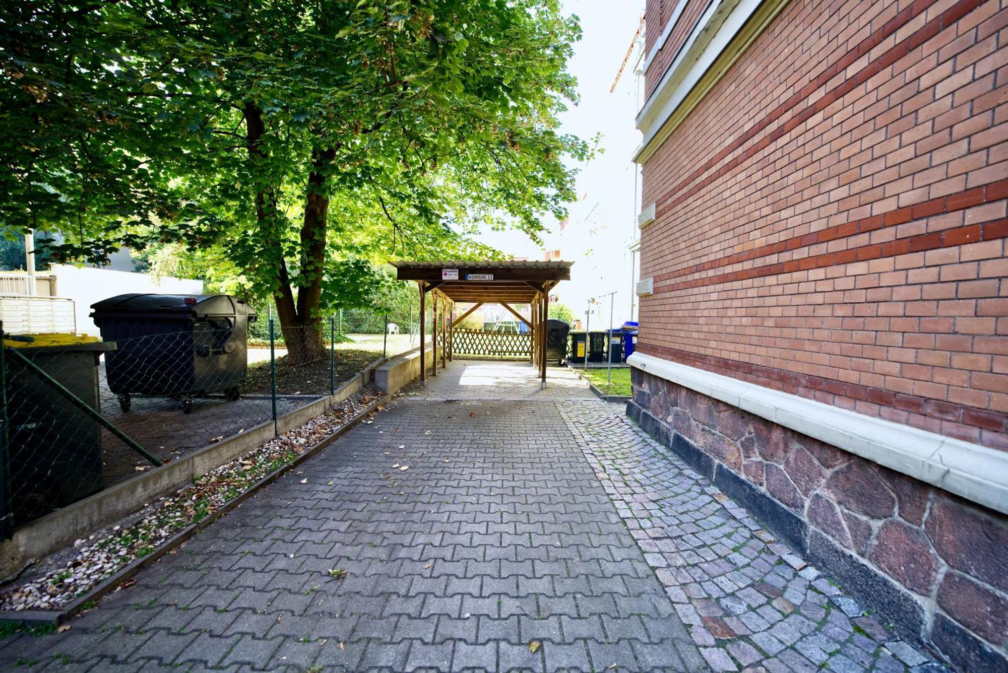 Edler Wohnraum Noble Stadtoase Mit Boxspringbett, Kaffeevollautomat & Parkplatz Τσβικάου Εξωτερικό φωτογραφία