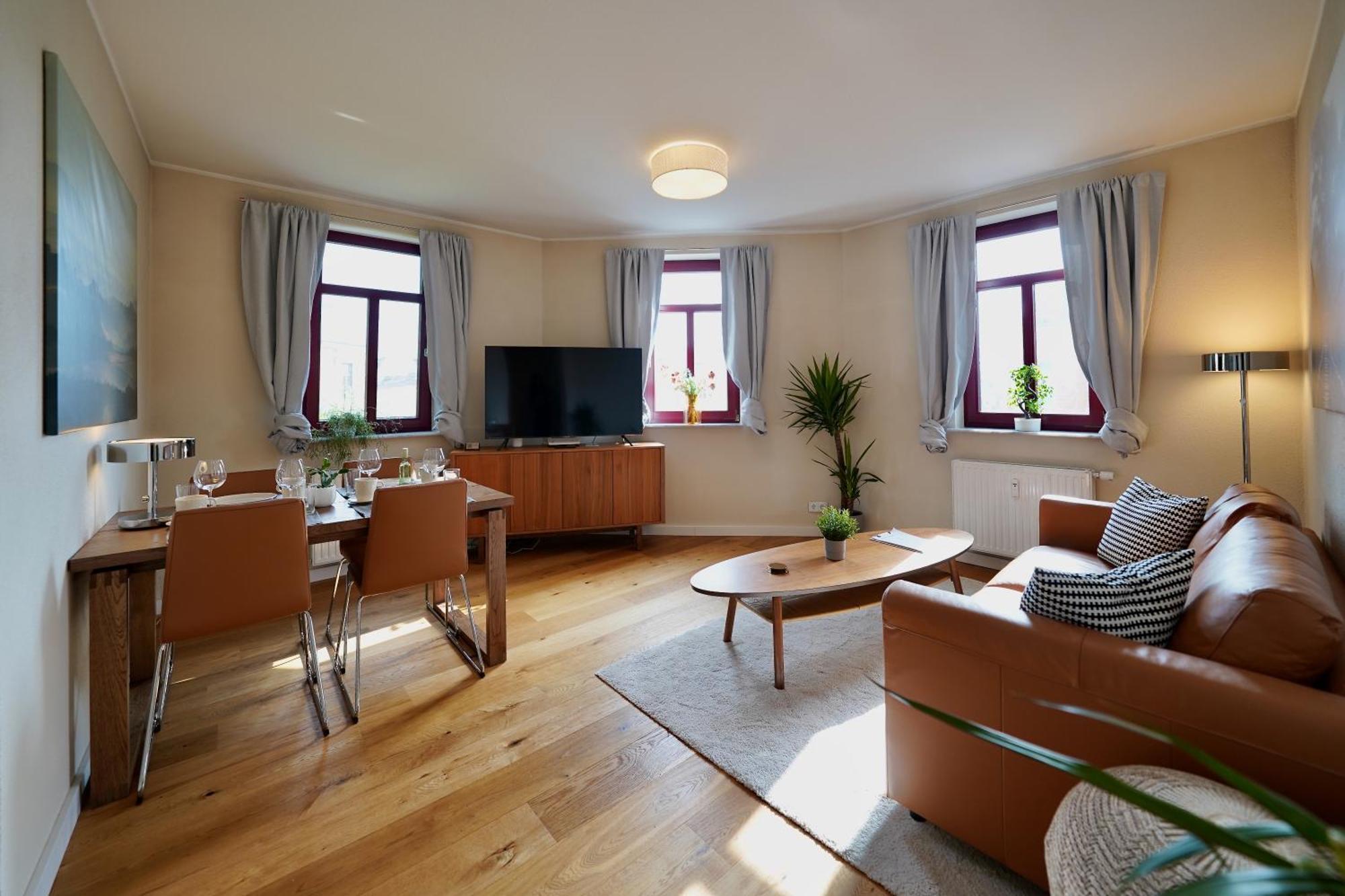 Edler Wohnraum Noble Stadtoase Mit Boxspringbett, Kaffeevollautomat & Parkplatz Τσβικάου Εξωτερικό φωτογραφία