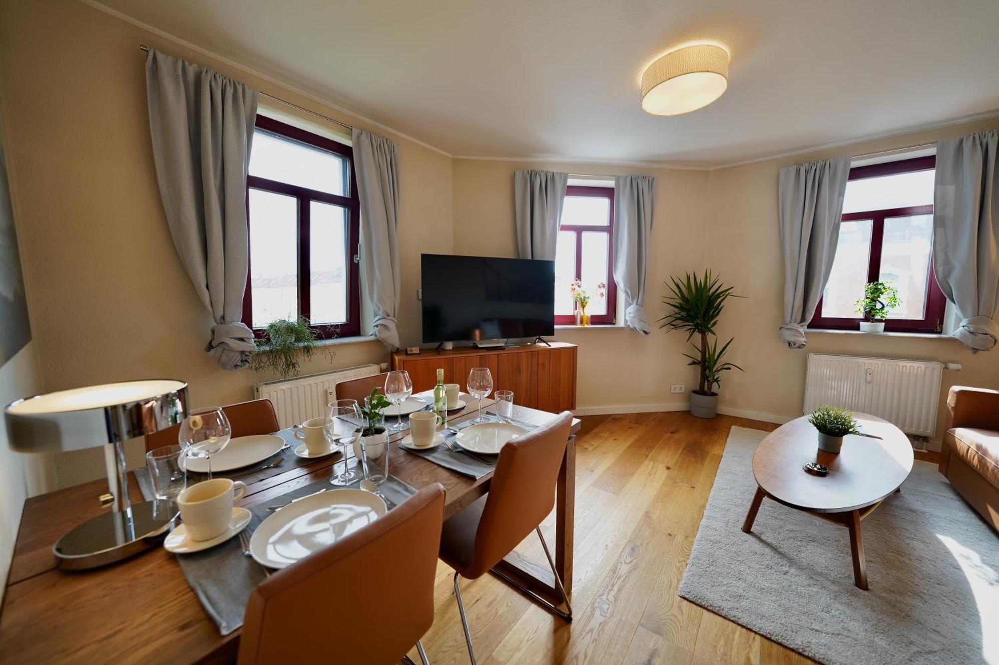 Edler Wohnraum Noble Stadtoase Mit Boxspringbett, Kaffeevollautomat & Parkplatz Τσβικάου Εξωτερικό φωτογραφία
