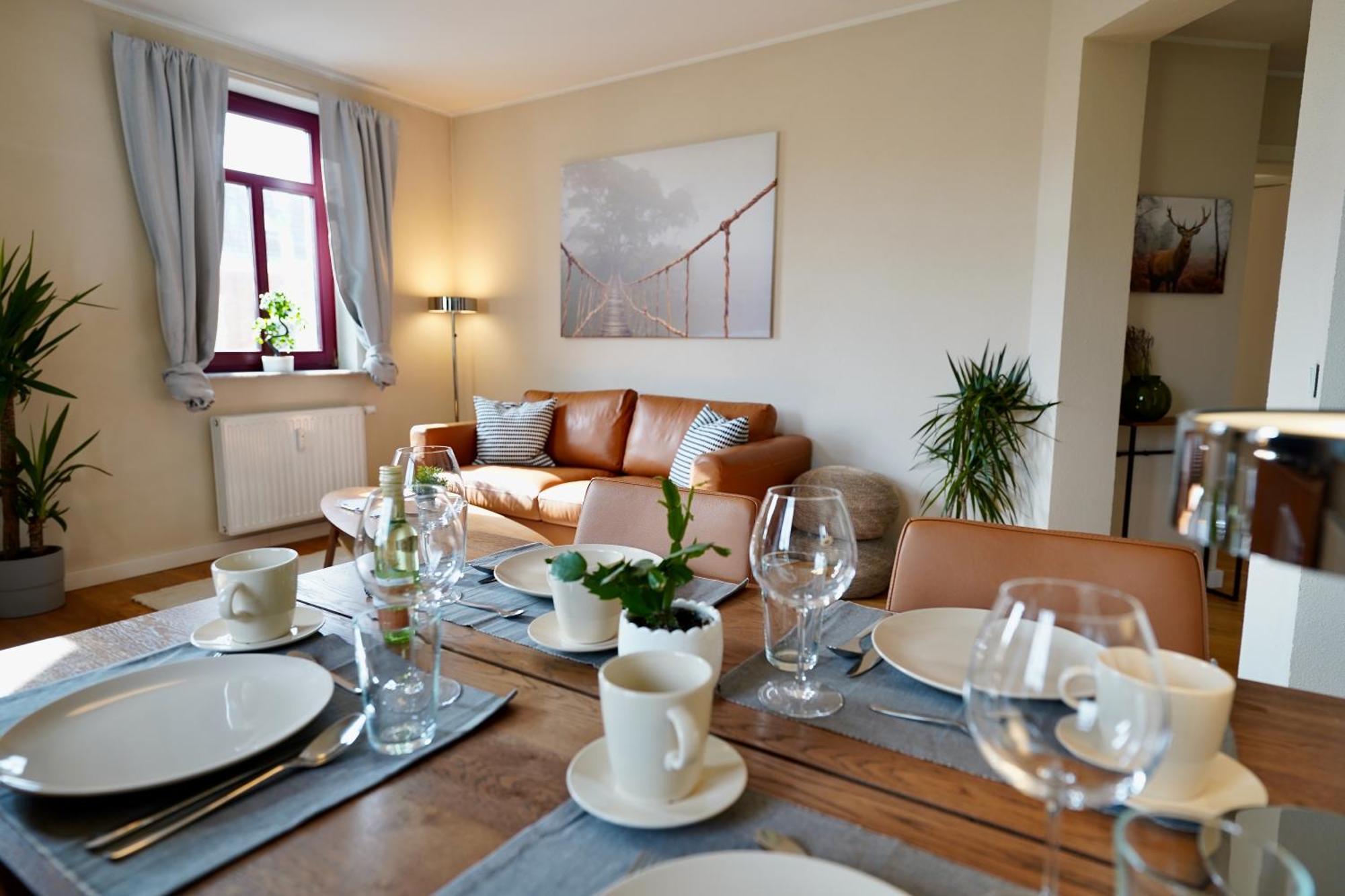 Edler Wohnraum Noble Stadtoase Mit Boxspringbett, Kaffeevollautomat & Parkplatz Τσβικάου Εξωτερικό φωτογραφία